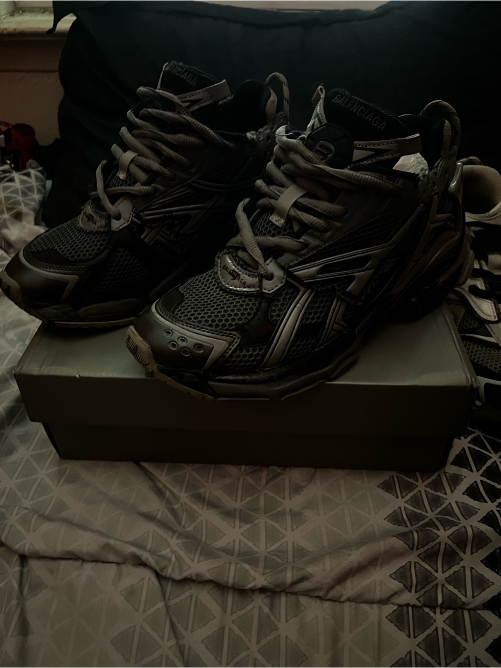 Men's Performance Running Shoes - Black/Grey size 8 - Picture 7 of 9